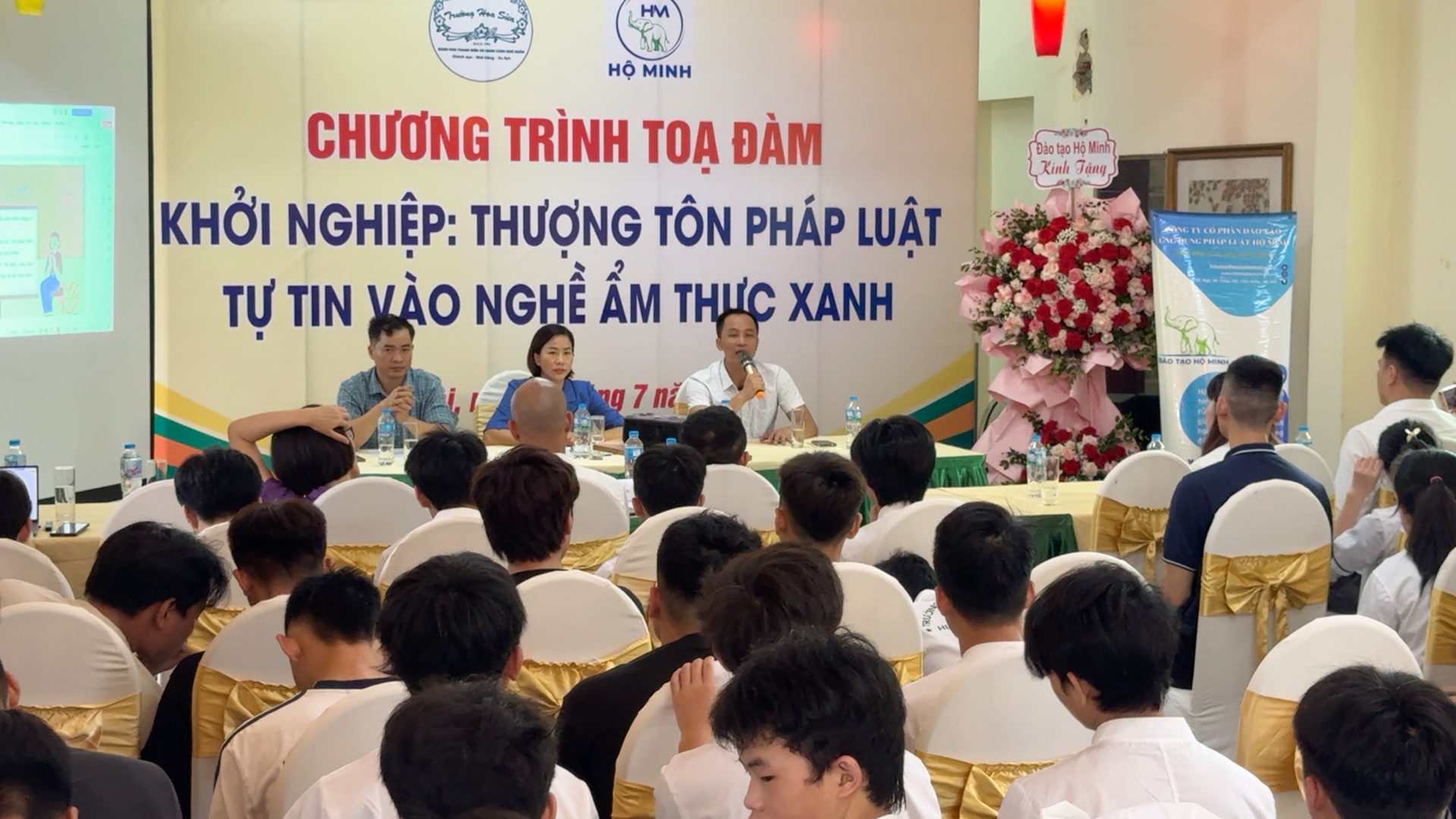 "KHỞI NGHIỆP – THƯỢNG TÔN PHÁP LUẬT, TỰ TIN VÀO NGHỀ ẨM THỰC XANH